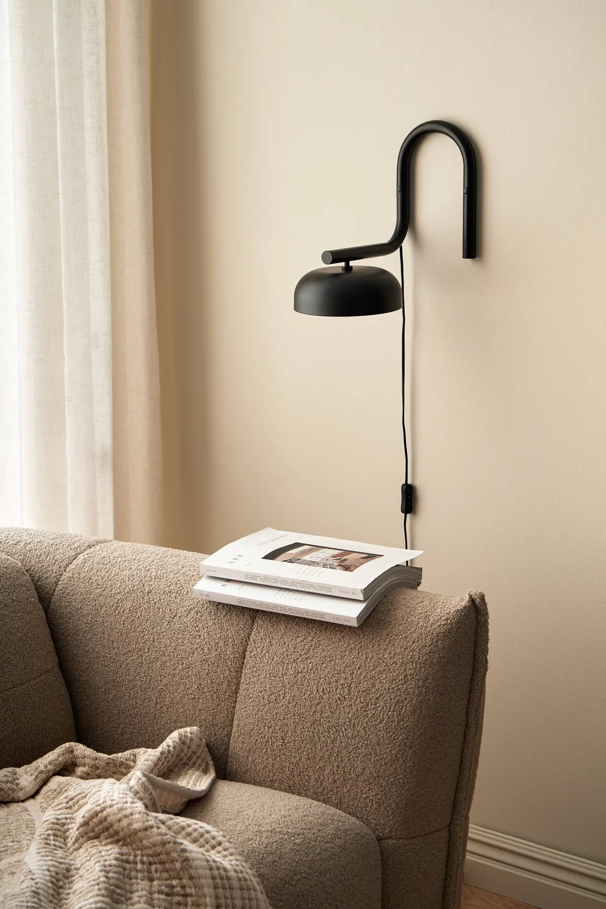 Vegglampe Sirap Svart