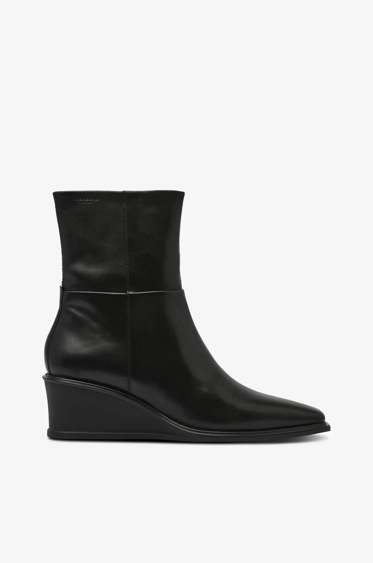 Boots Aino Black