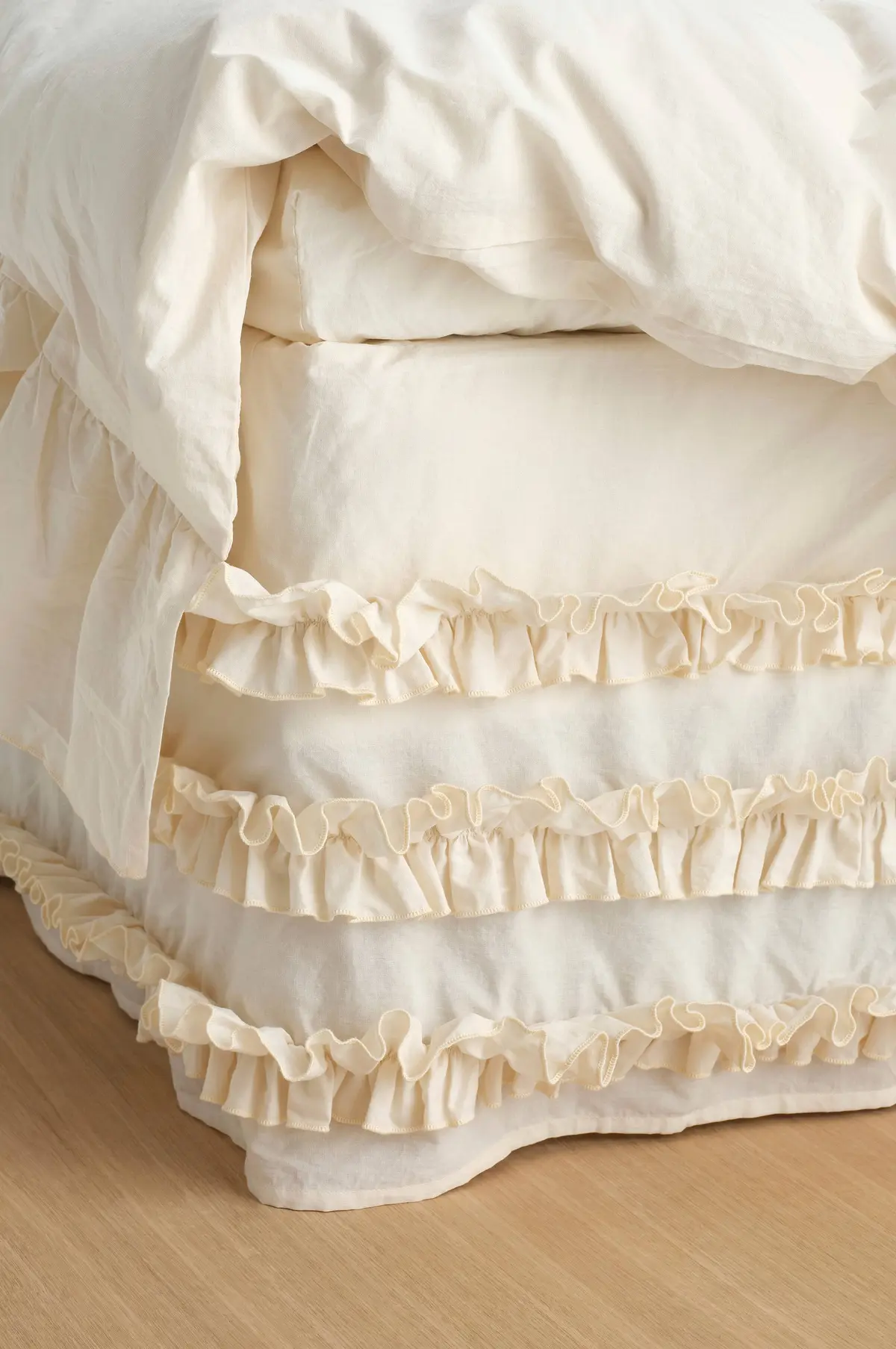 Sengekappe Juliette Curve Frill i vasket bomull 60 cm