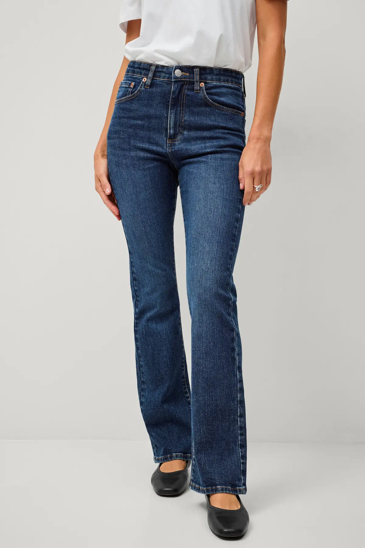 Utsvingte stretchjeans med høy midje Mid blue