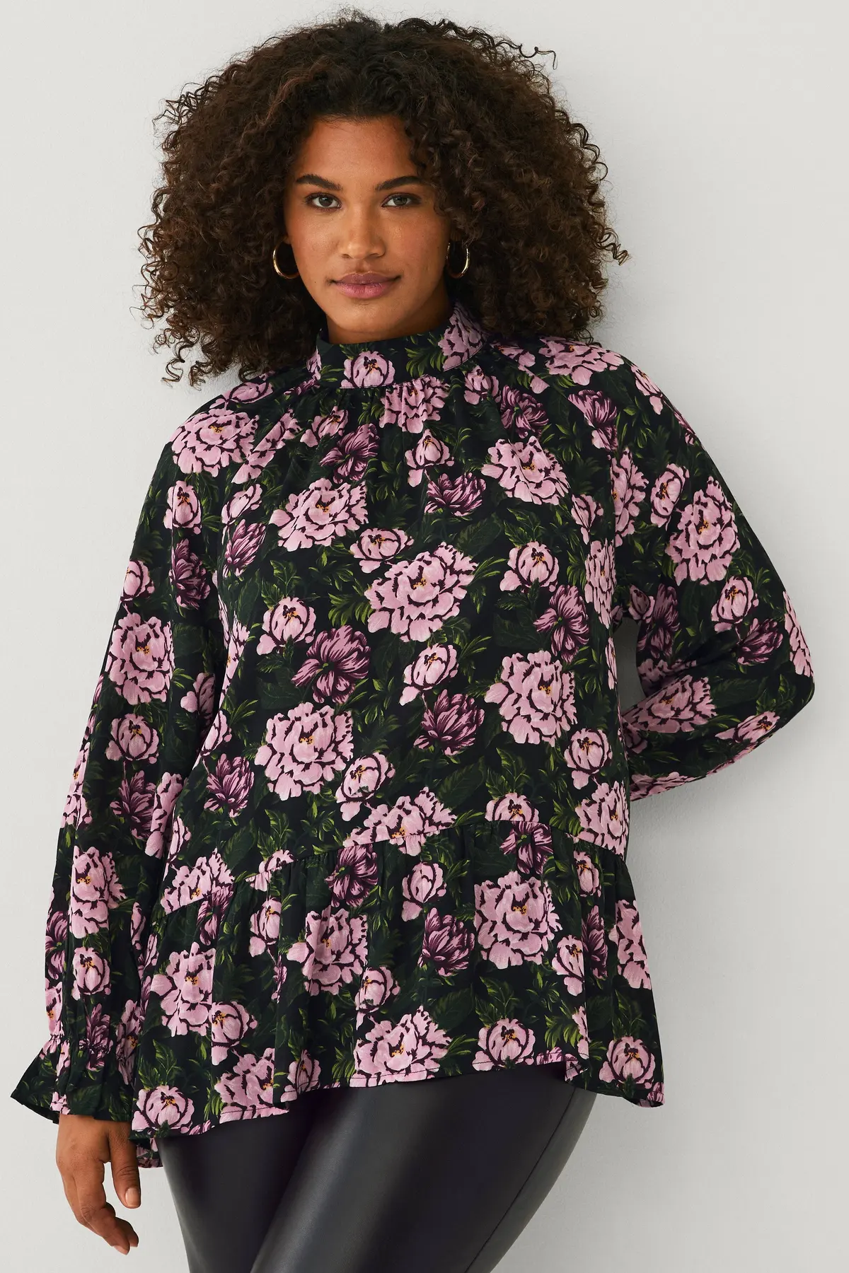 Chiffongbluse med volanger Rosa blomstrete