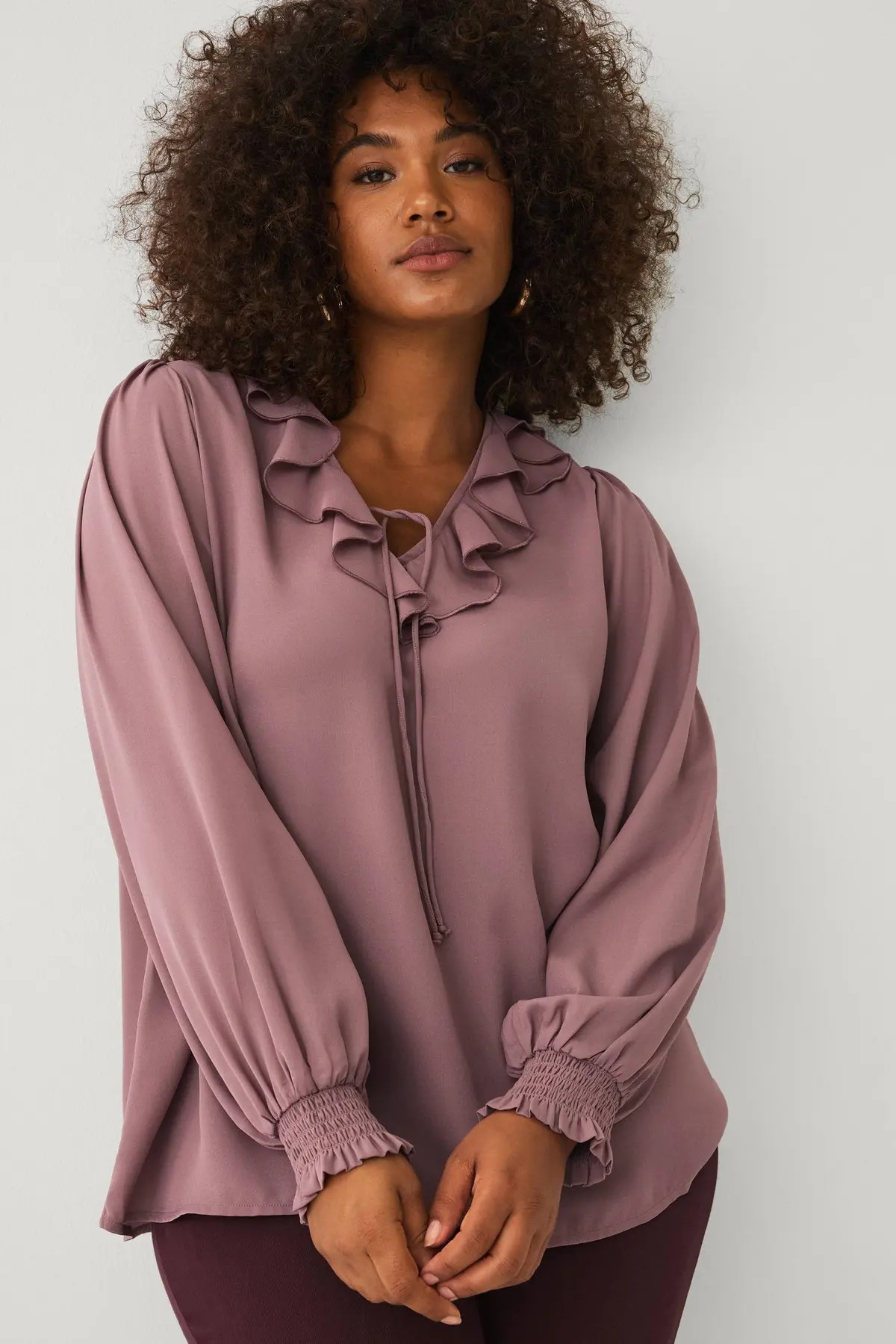 Bluse med volang Dovrosa