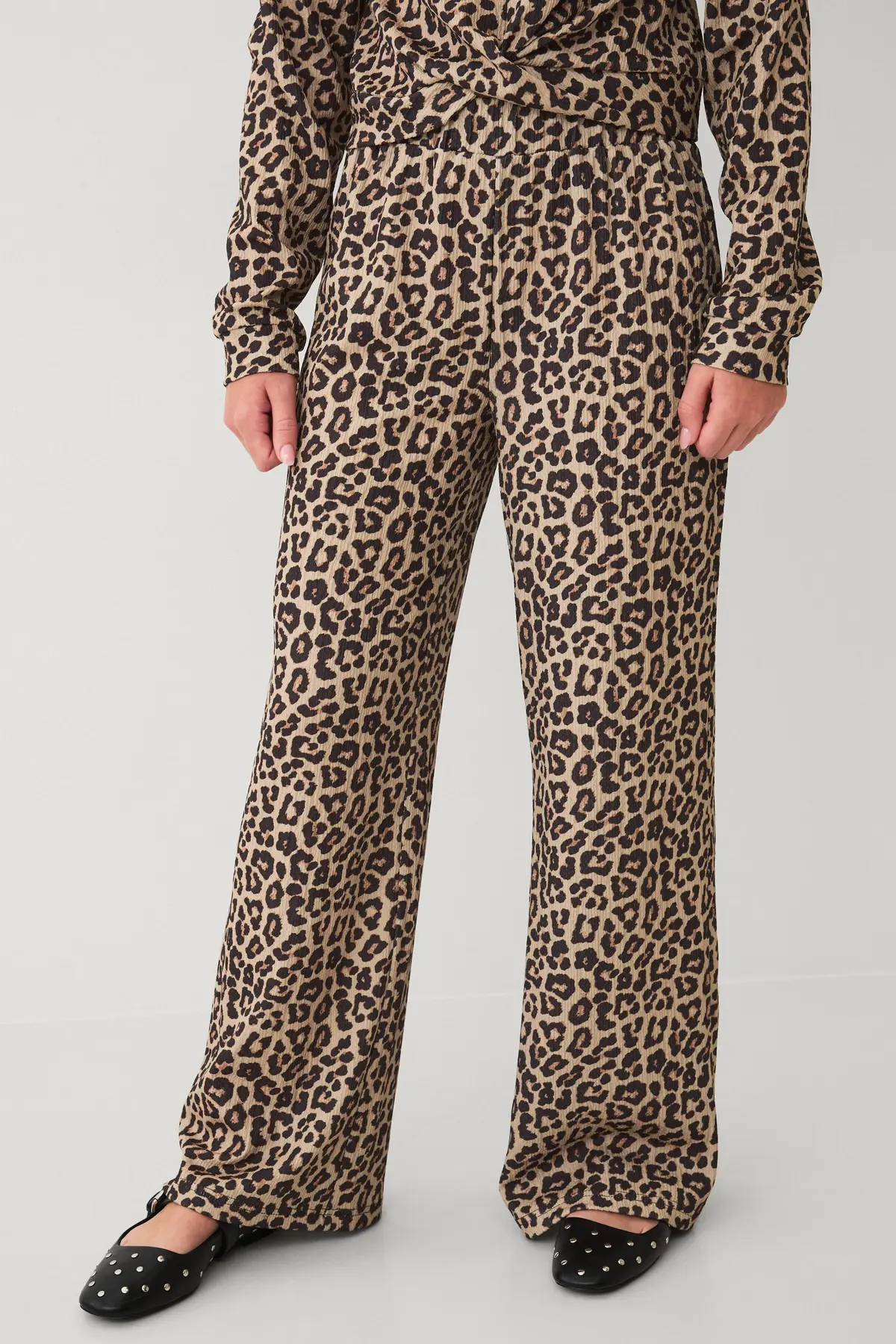 Brede buksebein leopardmønstrert