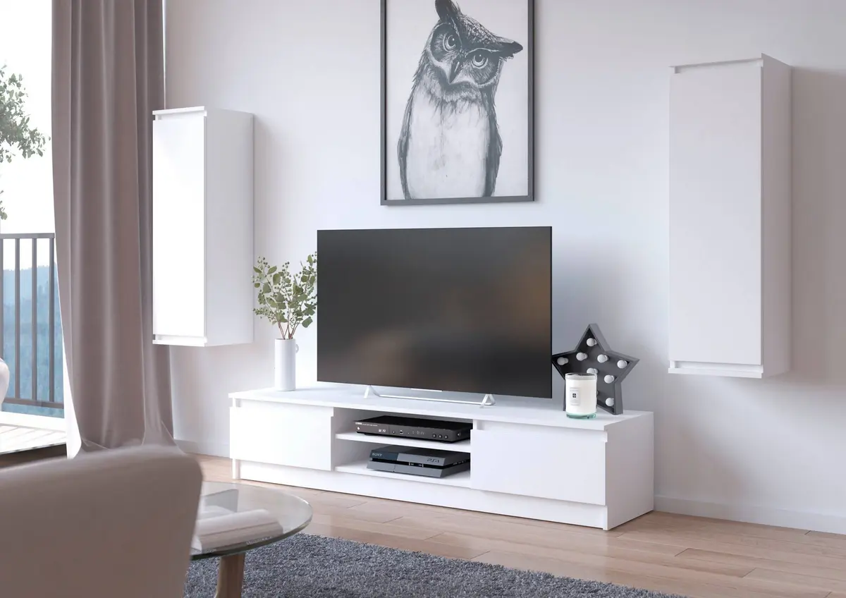 Akord stueveggsystem med vitrineskap og « Tv »-stativ