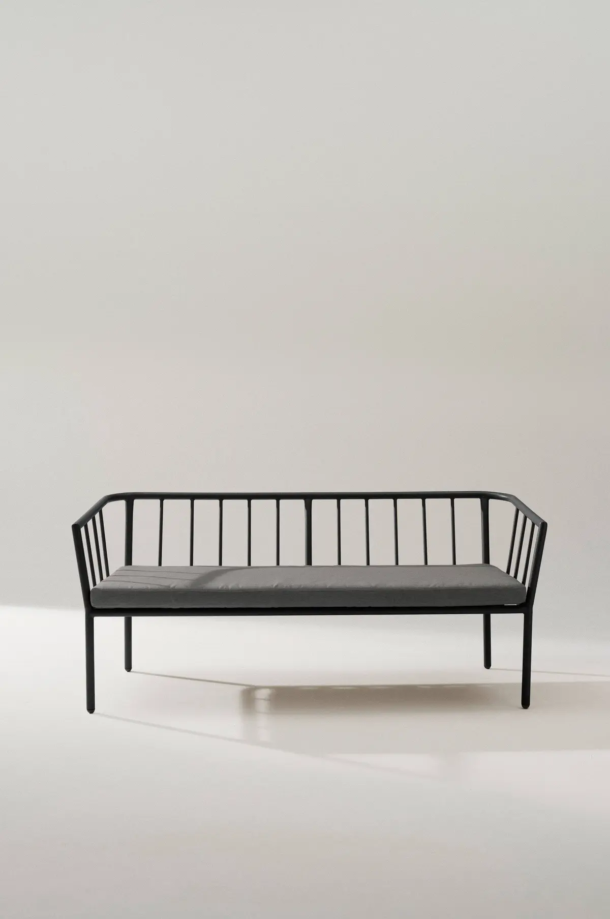MENTON utesofa 2-seters