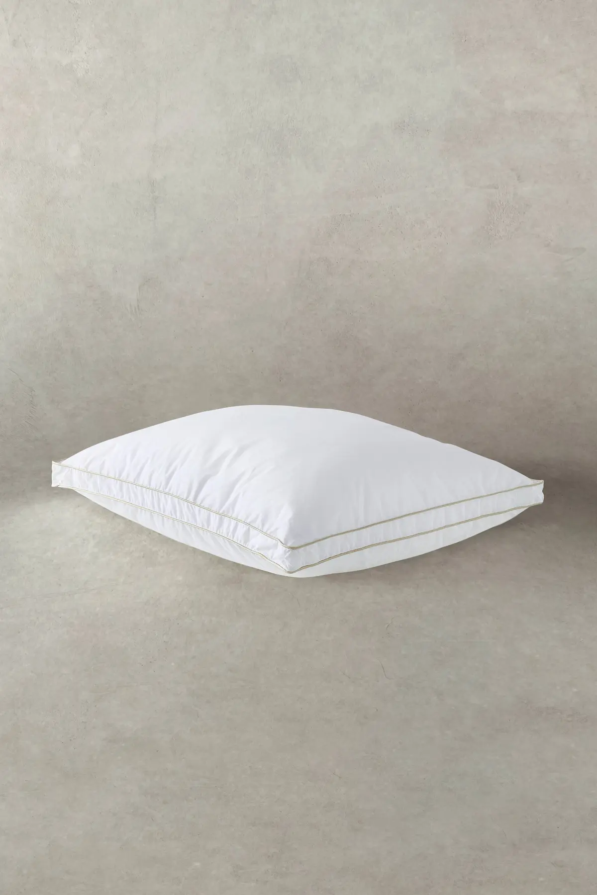 SLEEP syntetisk pute - medium