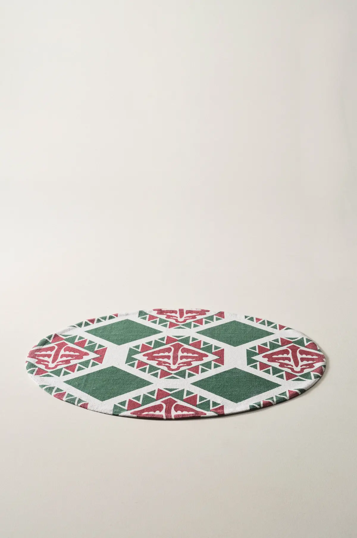 VERY MERRY glattvevd teppe, diameter 110 cm