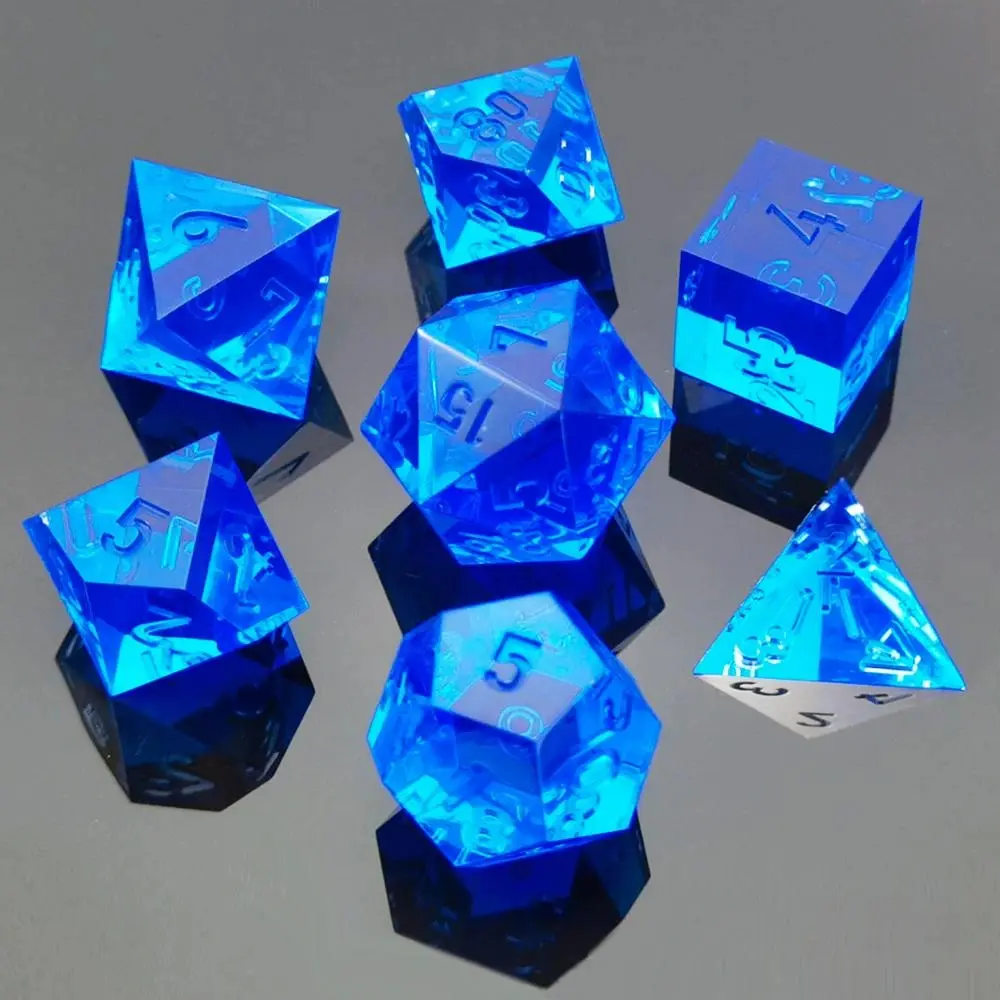 Sharp Edge Poly Transparent Sapphire Blue (7) Terningsett