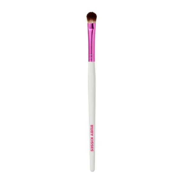 Ruby Kisses Small Eyeshadow Brush