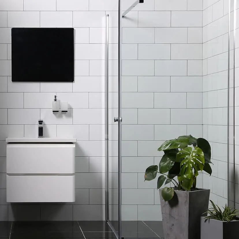 Dusjhjørne Bathlife Allsidig Rett Vegg + Rett Dør