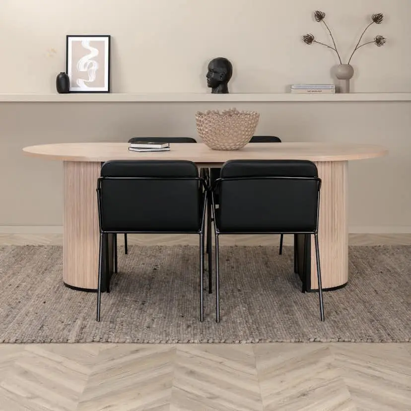Spisegruppe Venture Home med Ovalt Bianca Spisebord og 4 Tjärö Spisestoler