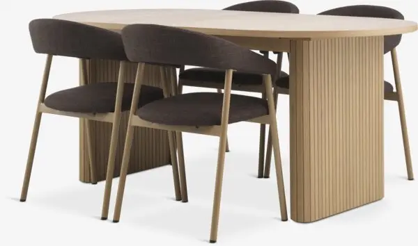 LYNGVIG L180/260 bord natur eik + 4 EJSING stol mørk brun