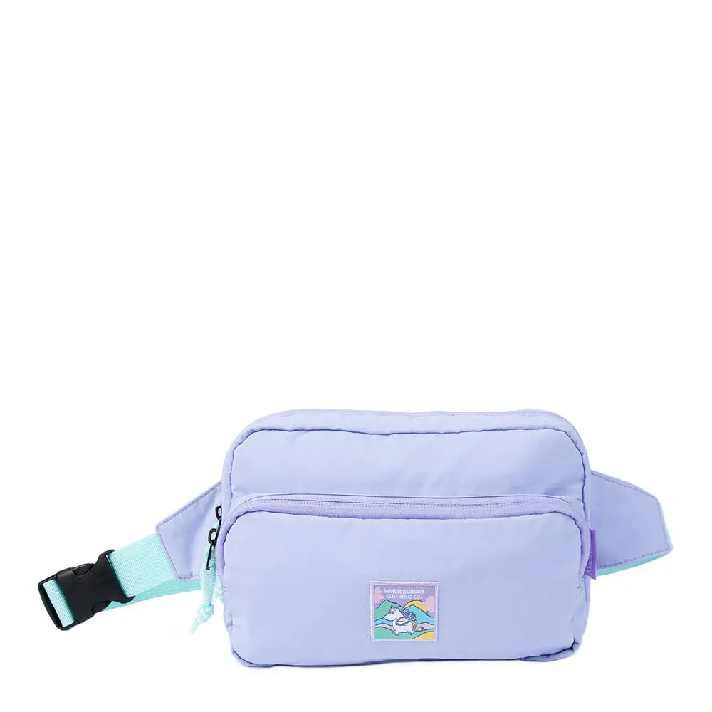 Nordicbuddies Mummi retro mageveske 25x15 cm Mummitroll på eventyr lilla
