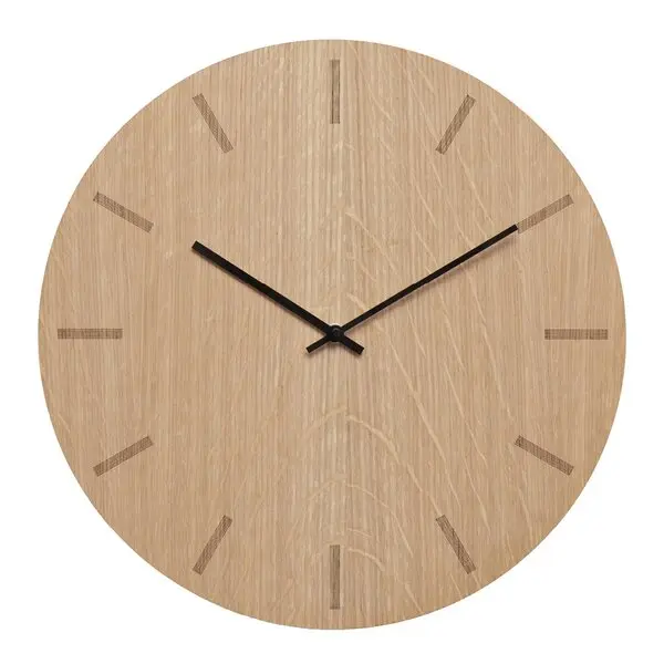 Light Oak veggklokke 38 cm lys eik m/svart viser
