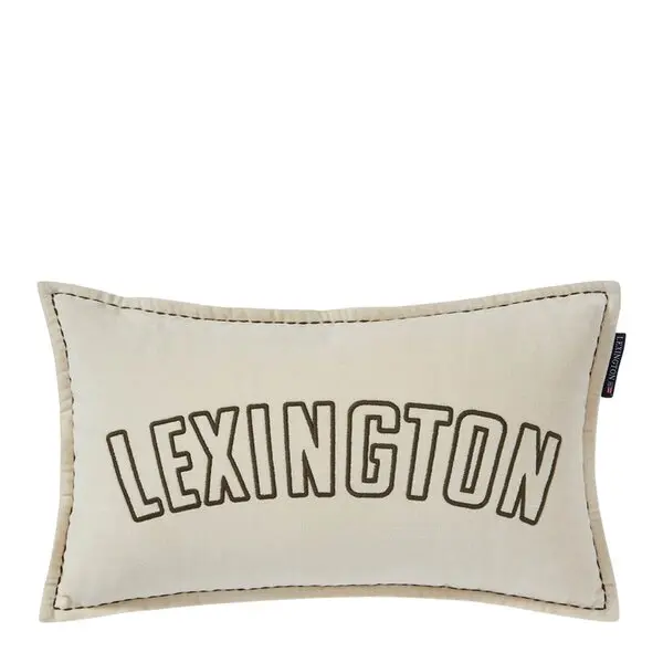 Text Logo fløyel putetrekk 50x30 cm lys beige/oliven