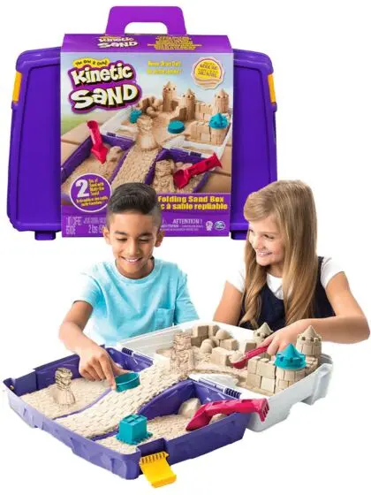 Kinetic Sand koffertsett - med sand, 5 former og 2 verktøy - 907 g