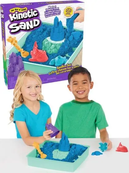 Kinetic Sand sandkasse med former og 454 g blå sand