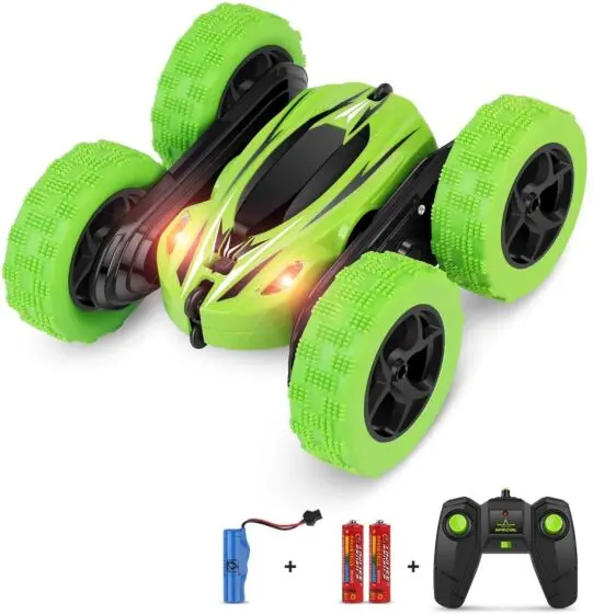 RC bil med 360 graders spinn - med USB lader og batteri - grønn