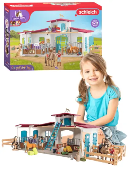 Schleich Horse Club Lakeside Ridesenter med loft 42567 - lekesett med 3 hestebokser, 2 figurer og tilbehør