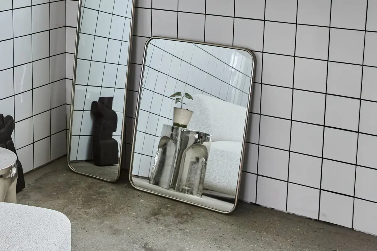 Mirror speil