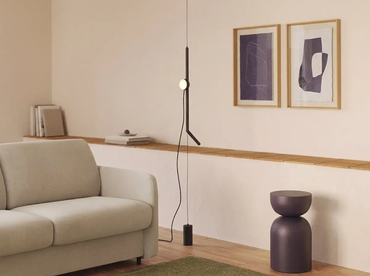 Orey gulv-til-tak-lampe