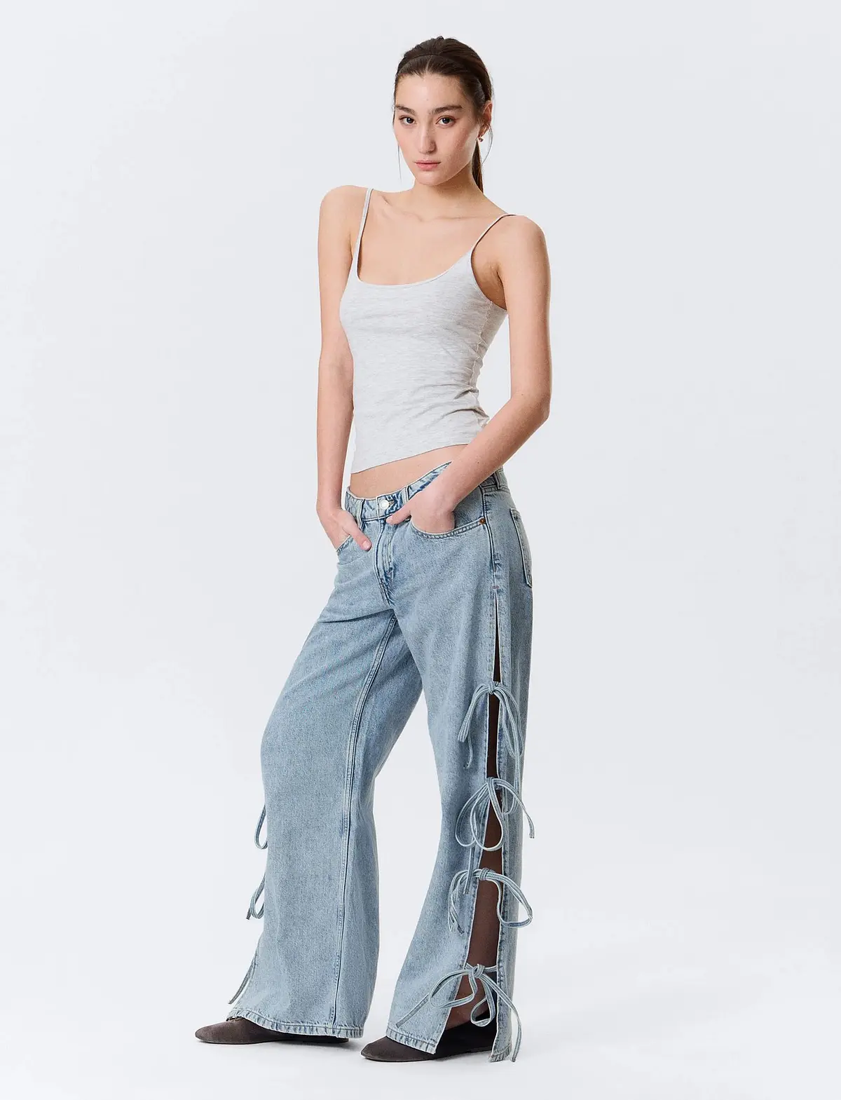 Imoo Low Rise Loose Wide Leg Bow Jeans