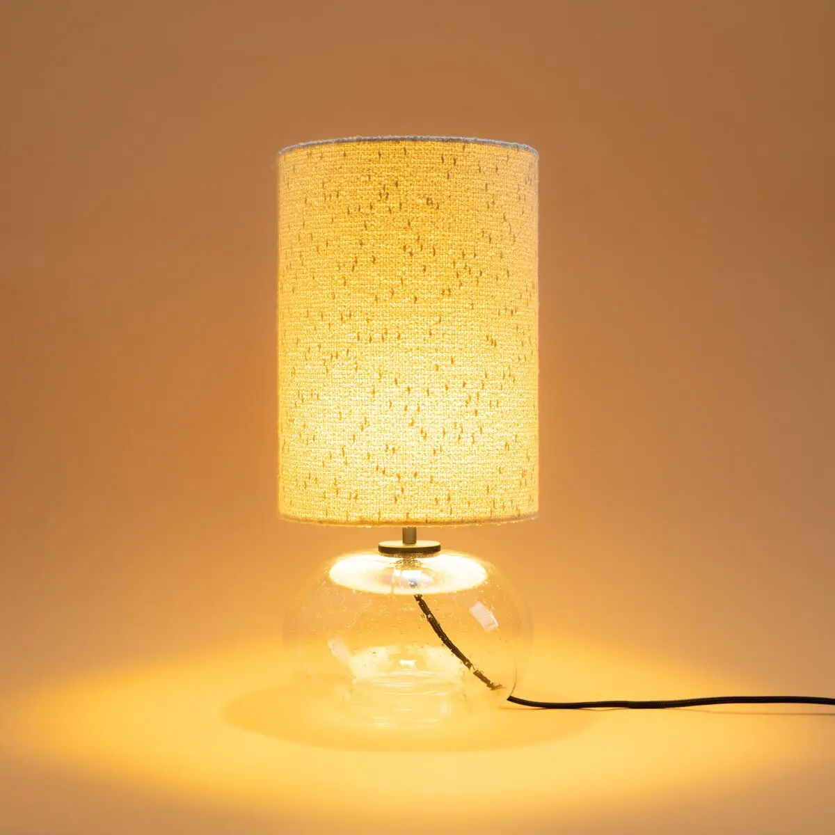 Northlight Leila bordlampe, tekstil og glass, 46 cm