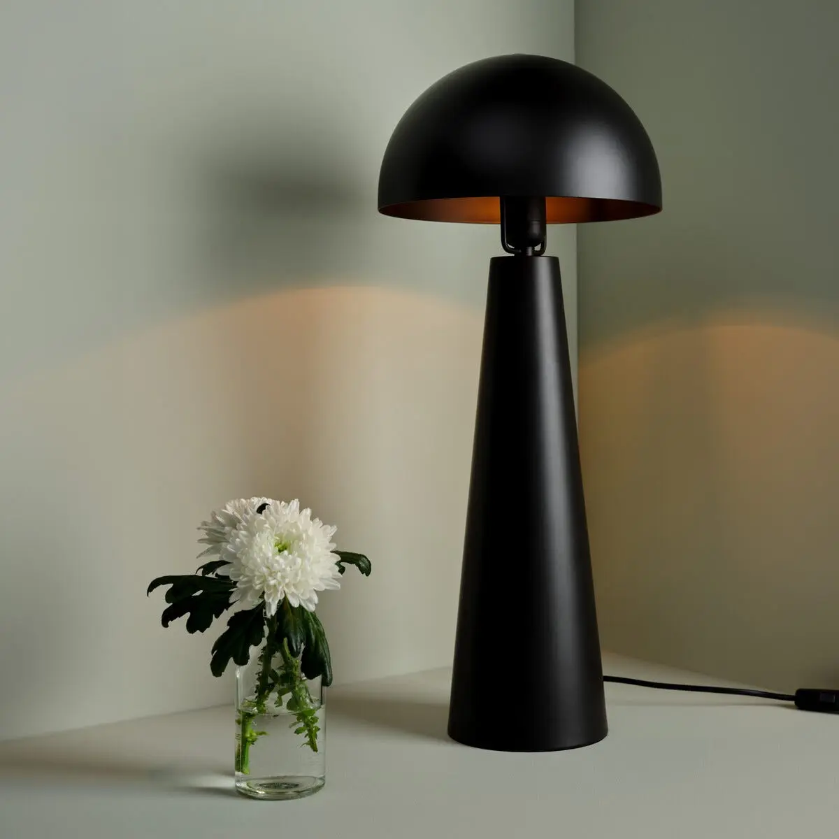 Northlight Viggo høy bordlampe, høyde 59 cm