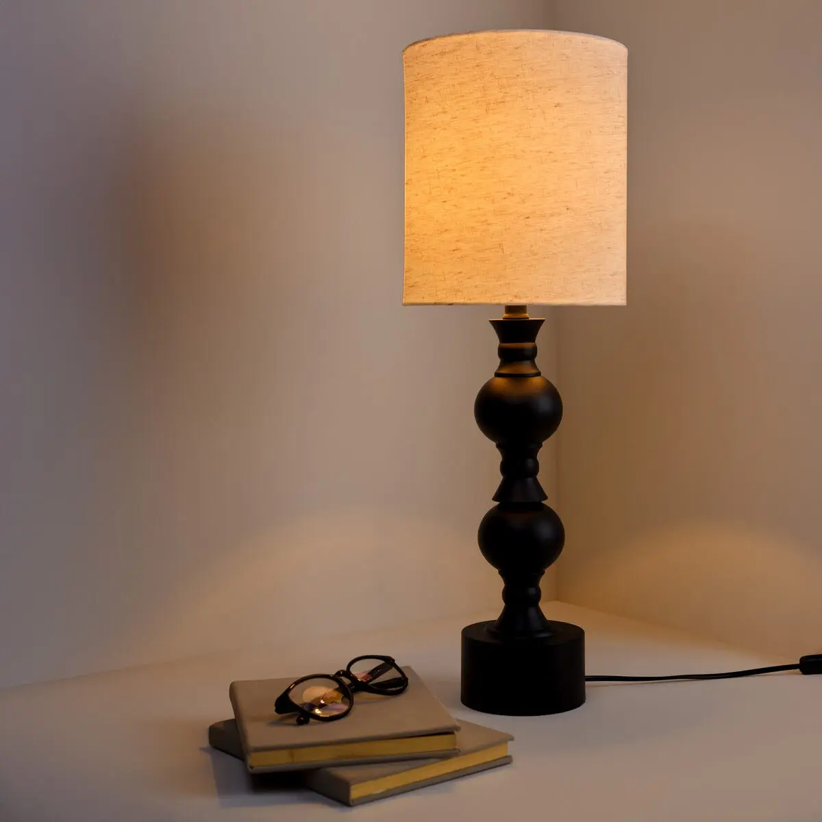 Northlight Vera bordlampe med linskjerm, 62 cm