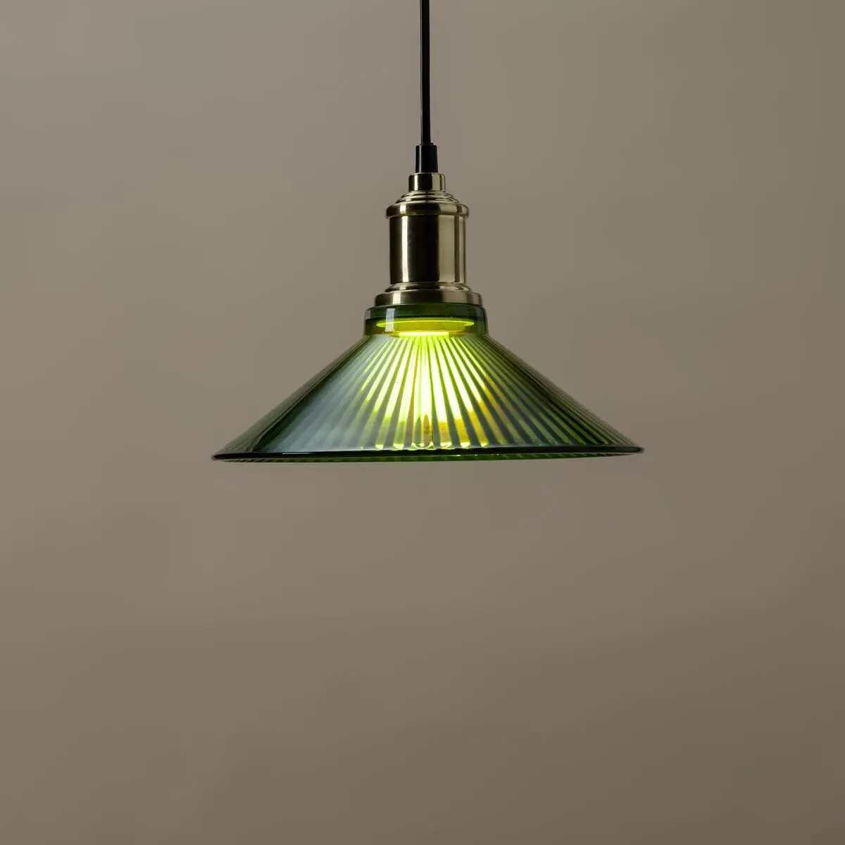Taklampe Viola i glass, grønn 25 cm Northlight