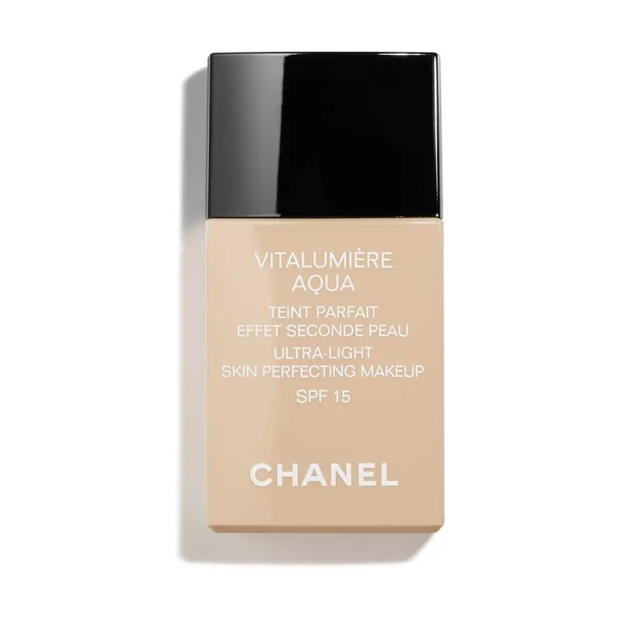 CHANEL Ultra-Light Skin Perfecting Makeup SPF 15 30 Beige