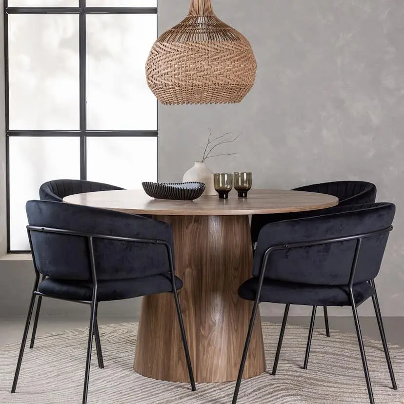 Matgrupp Venture Home Lanzo med 4 Selma Stolar