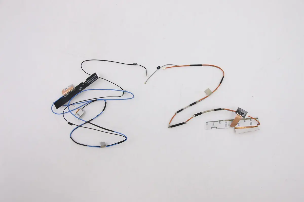 Lenovo - WLAN+WWAN antenna assembly