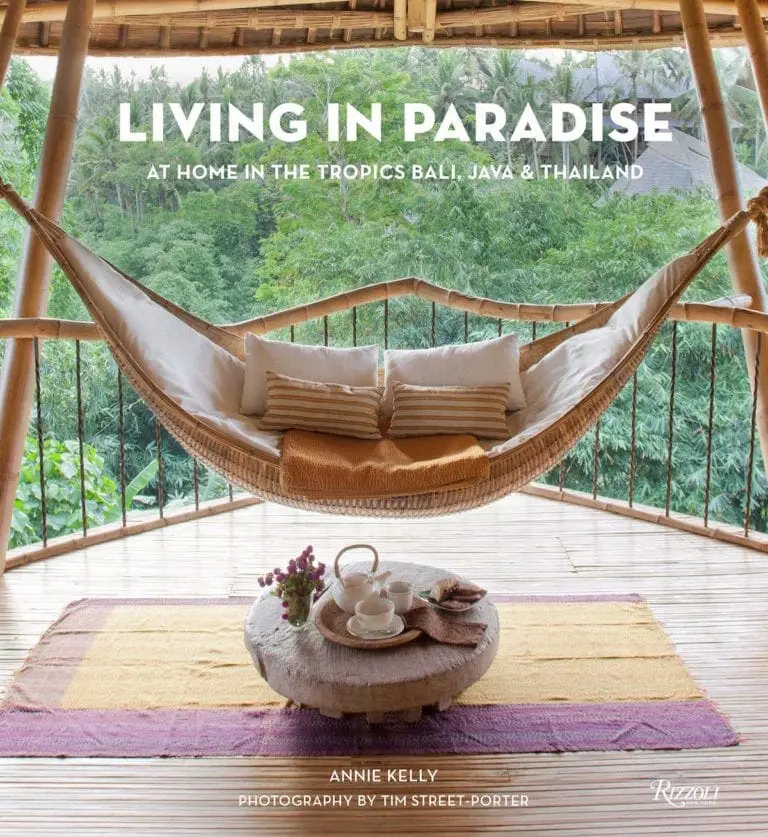 Boken Living in Paradise