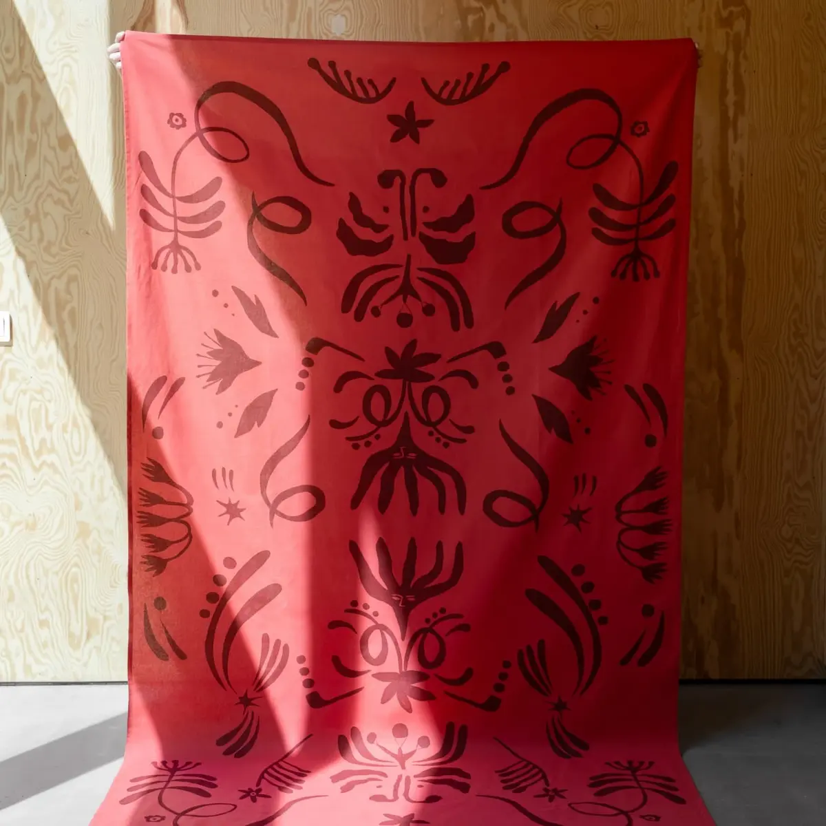 Duk Høytid Rød 147x250