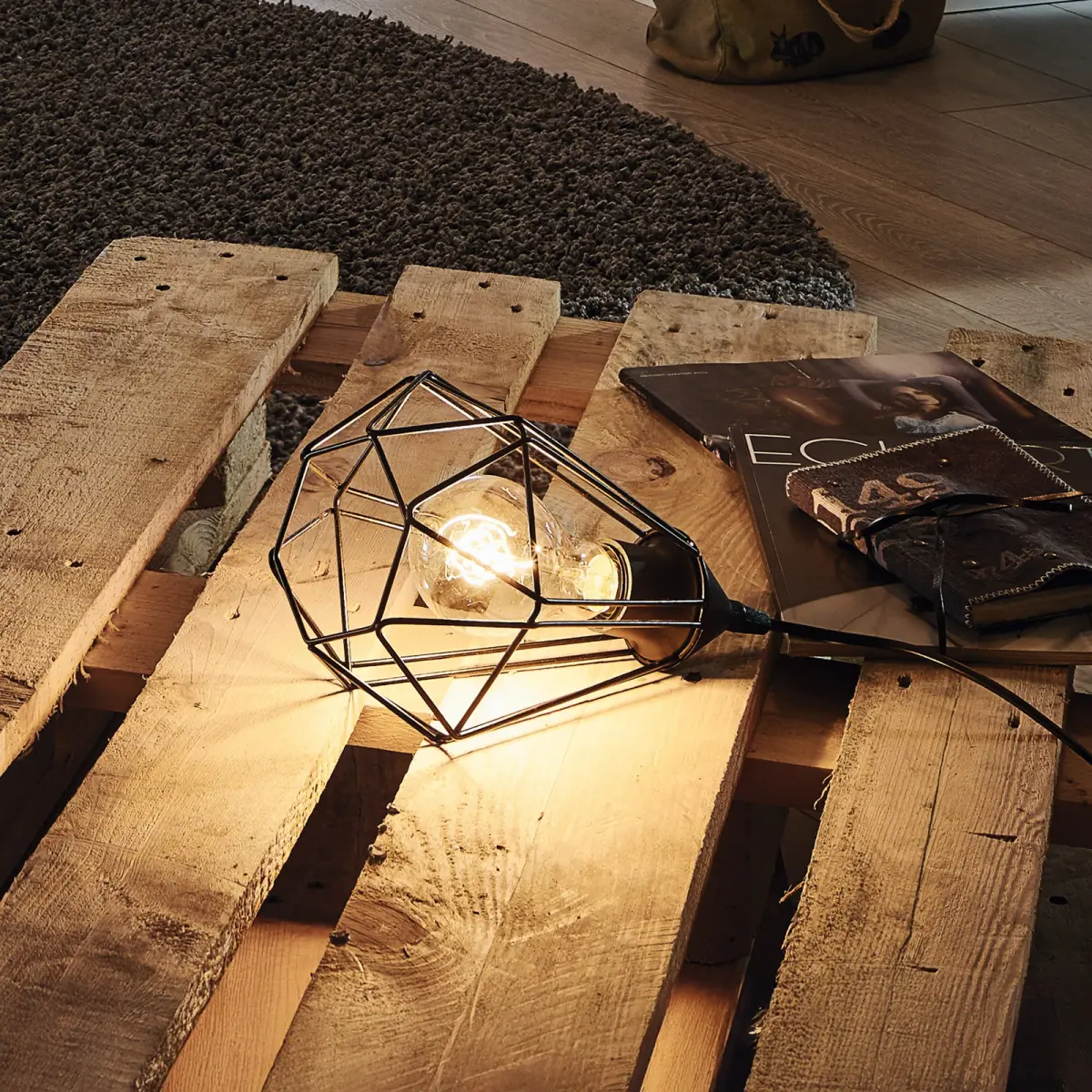 Bordlampe Tarbes med originalt design