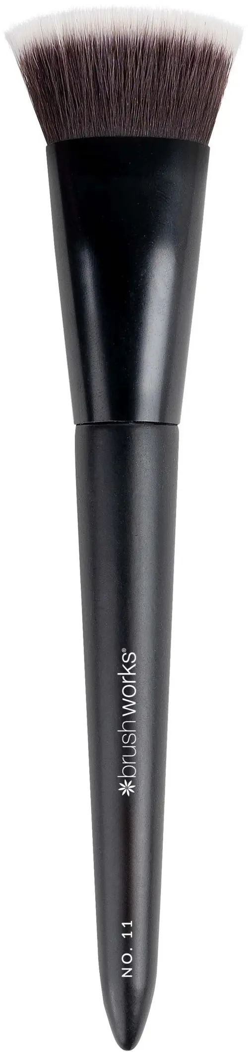 Brushworks No. 11 Flat Top Contour Brush