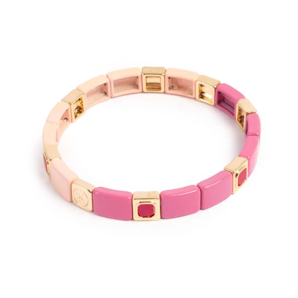 Armbånd i messing med rosa emailje