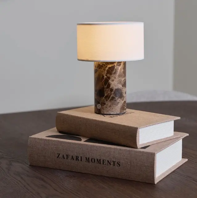 Tingeling marble LED oppladbar bordlampe 20cm brun