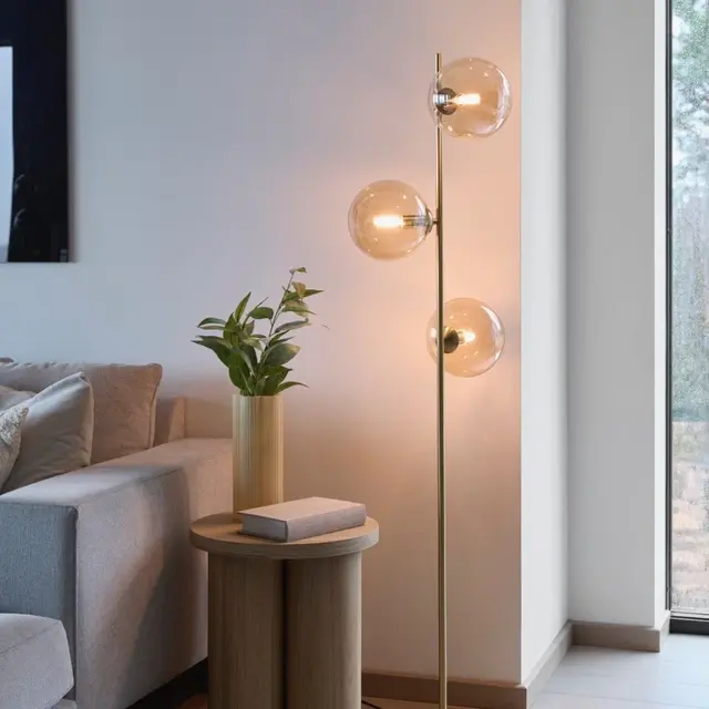 Cobe II gulvlampe 3lys 150cm messing/amber