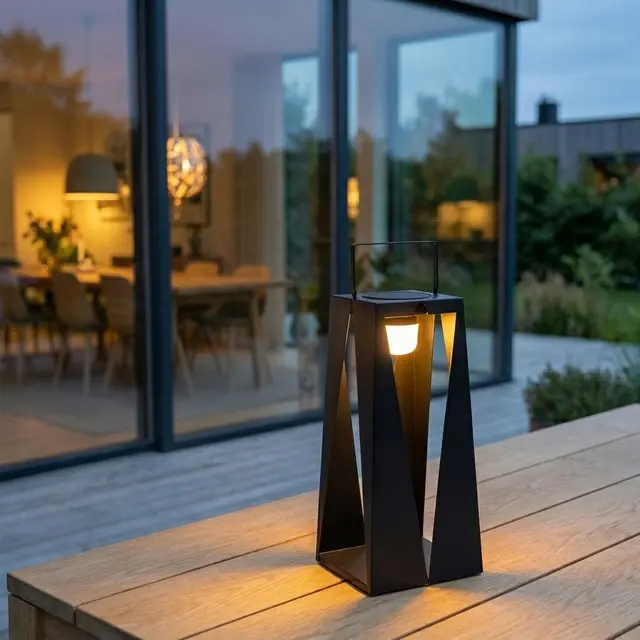 Aksel oppladbar lykt med solar 50,5cm sort