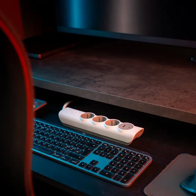 Skjøteledning 3-veis & USB porter hvit