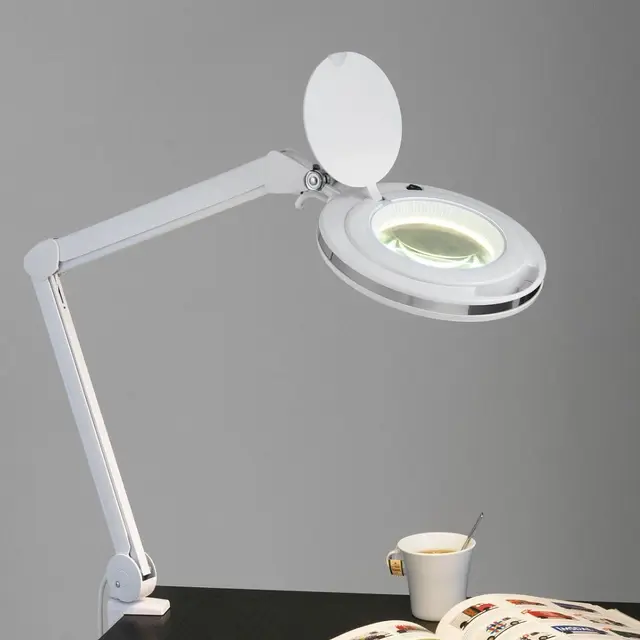 Magni LED bordlampe lupelampe 76cm hvit