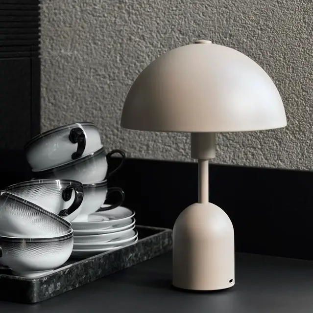Mycena LED oppladbar bordlampe 30cm beige