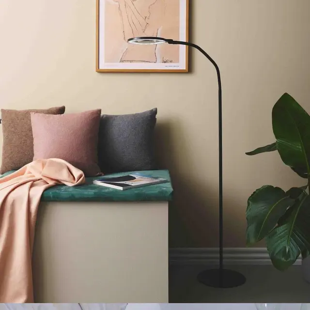 Magni gulvlampe lupelampe 130cm sort