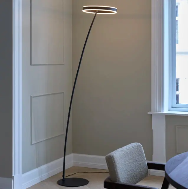 Orbit O-sirkel LED gulvlampe 175cm sort