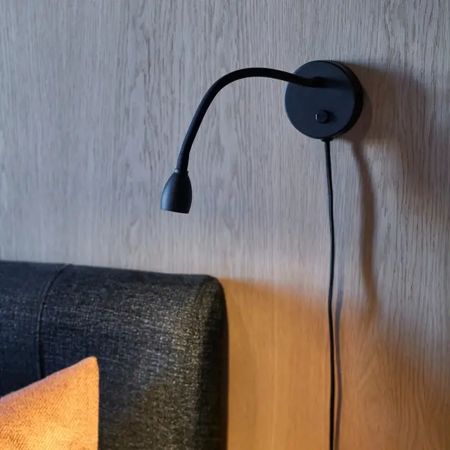 Willy LED leselampe vegg 20cm sort