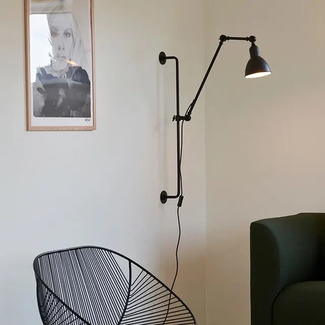 Karlsson vegglampe 82cm sort