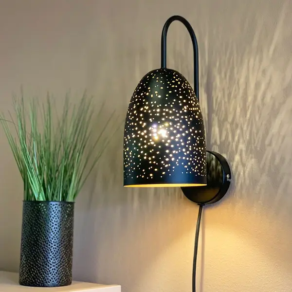 Clint New vegglampe 12cm sort