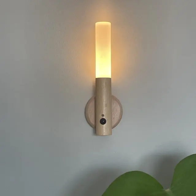 Hedda LED oppladbar vegglampe 18cm natur